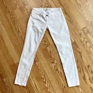 EUC Abercrombie & Fitch Low Rise Skinny Jeans 00R